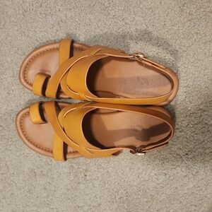 Franco Sarto size 7.5 leather sandal
